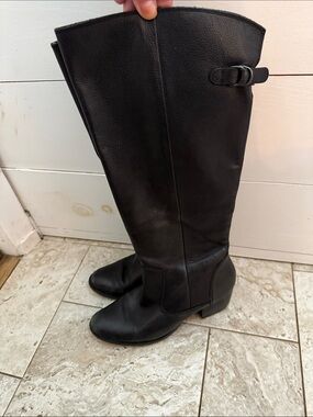Women's Black Knee-High Riding Boots